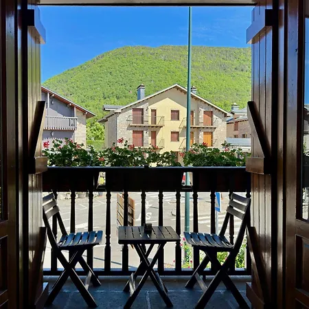 Aparthotel Lausan Gavín